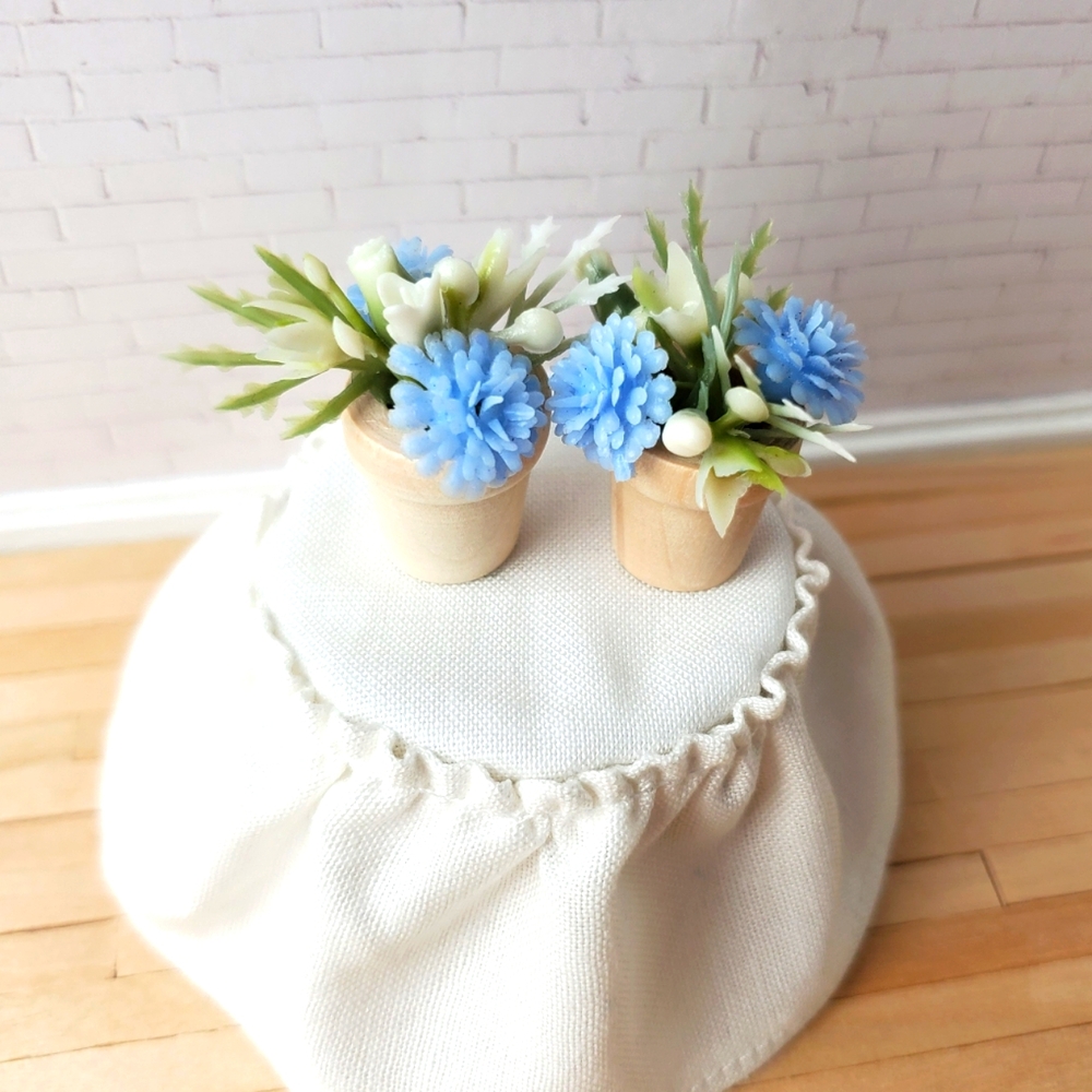Miniature Dollhouse 1:12 Scale Blue Flower Pots
